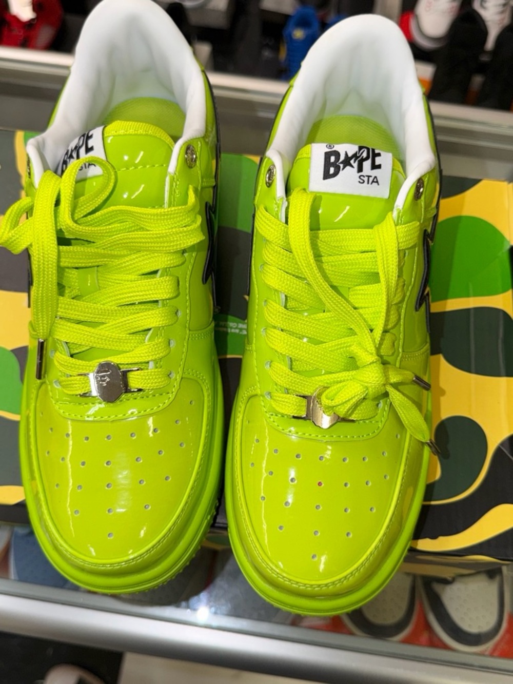 BAPE Neon Green Lightning Star Low-Top Sneakers - Picture 8 of 8